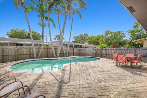Casa en venta en Dania Beach, Florida, 2 dormitorios, 113.99 m2 № 1225003 - foto 15