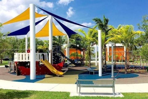 Condominio en venta en Hallandale Beach, Florida, 2 dormitorios, 85.84 m2 № 1042788 - foto 23
