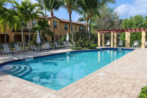 Townhouse in Palm Beach Gardens, Florida 3 bedrooms, 151.06 sq.m. № 1073868 - photo 6