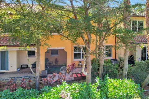 Townhouse in Palm Beach Gardens, Florida 3 bedrooms, 151.06 sq.m. № 1073868 - photo 11