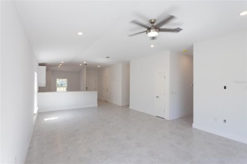 House in Port Charlotte, Florida 3 bedrooms, 140.38 sq.m. № 1416995 - photo 7