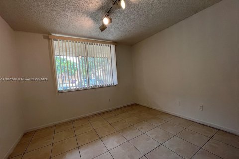 Condo in Pompano Beach, Florida, 3 bedrooms  № 1050537 - photo 11