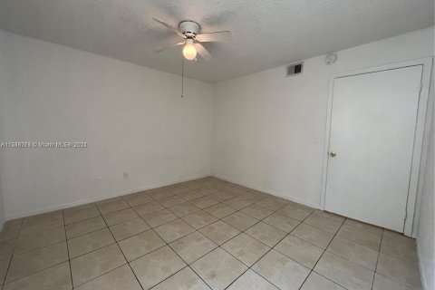 Condo in Pompano Beach, Florida, 3 bedrooms  № 1050537 - photo 12