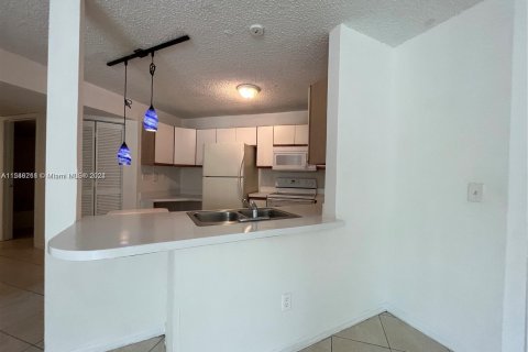 Condo in Pompano Beach, Florida, 3 bedrooms  № 1050537 - photo 4