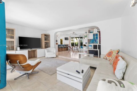 Casa en venta en Dania Beach, Florida, 3 dormitorios, 135.45 m2 № 1050535 - foto 16