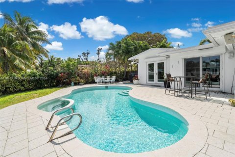 House in Dania Beach, Florida 3 bedrooms, 135.45 sq.m. № 1050535 - photo 21