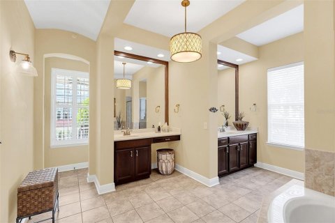 House in Orlando, Florida 4 bedrooms, 364.55 sq.m. № 1400486 - photo 14