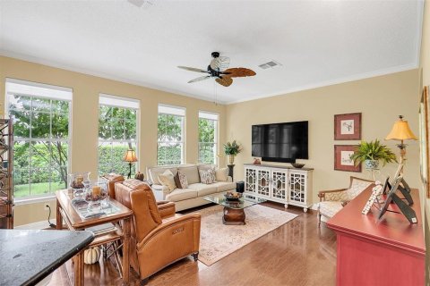 House in Orlando, Florida 4 bedrooms, 364.55 sq.m. № 1400486 - photo 9