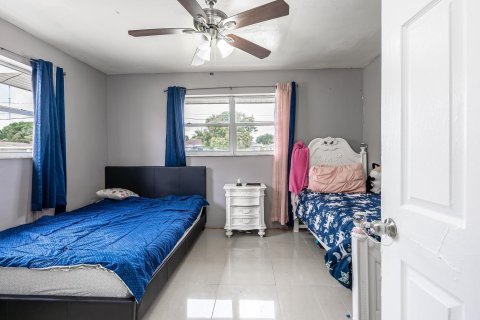House in Miramar, Florida 3 bedrooms, 215.63 sq.m. № 1059144 - photo 10