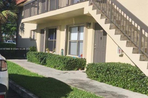 Condominio en venta en Pembroke Pines, Florida, 2 dormitorios, 70.05 m2 № 1396845 - foto 1