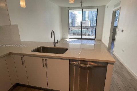 Condominio en alquiler en Miami, Florida, 1 dormitorio, 62.62 m2 № 1396846 - foto 11