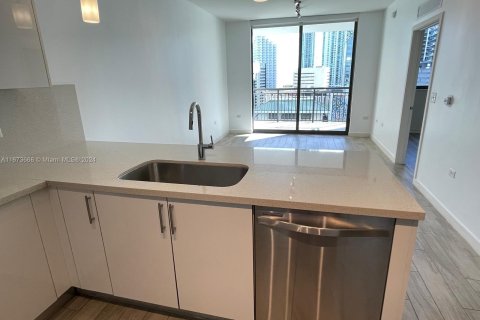 Condominio en alquiler en Miami, Florida, 1 dormitorio, 62.62 m2 № 1396846 - foto 6