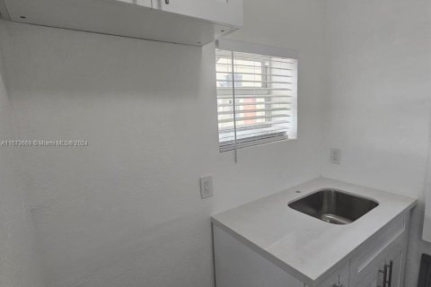 Apartamento en alquiler en Miami, Florida, 1 dormitorio, 46.45 m2 № 1396847 - foto 4