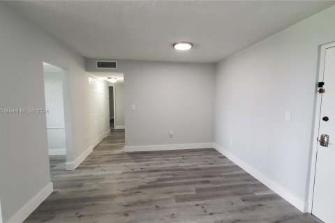 Copropriété à vendre à Miami, Floride: 2 chambres, 100.89 m2 № 1384101 - photo 3