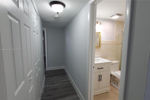 Copropriété à vendre à Miami, Floride: 2 chambres, 100.89 m2 № 1384101 - photo 21