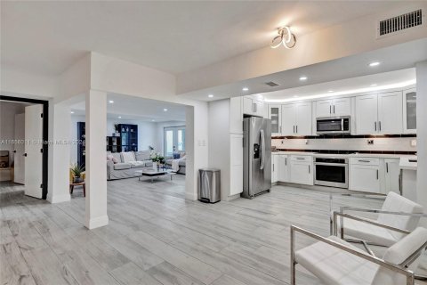 Adosado en venta en Miami, Florida, 3 dormitorios, 124.49 m2 № 1360485 - foto 8