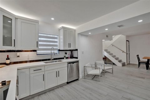 Adosado en venta en Miami, Florida, 3 dormitorios, 124.49 m2 № 1360485 - foto 14