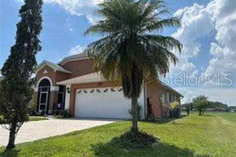 Villa ou maison à vendre à Kissimmee, Floride: 3 chambres, 162.76 m2 № 1322574 - photo 4