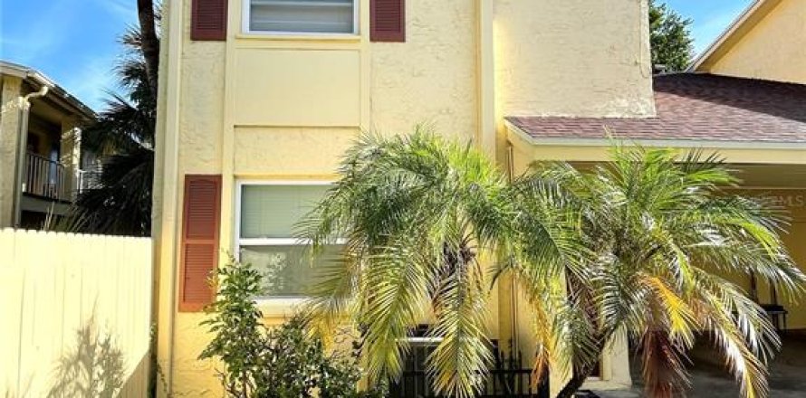 Townhouse in Tampa, Florida 3 bedrooms, 147.53 sq.m. № 1414493