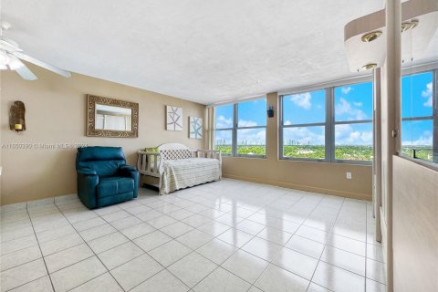 Condominio en venta en Miami Beach, Florida, 52.58 m2 № 1347881 - foto 2