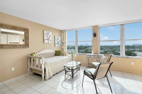 Condominio en venta en Miami Beach, Florida, 52.58 m2 № 1347881 - foto 7