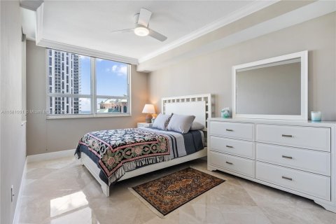 Condo in Fort Lauderdale, Florida, 2 bedrooms  № 1413735 - photo 22