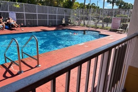 Townhouse in Homestead, Florida 2 bedrooms, 110.55 sq.m. № 1413779 - photo 3