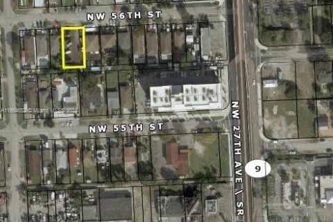 Terreno en venta en Miami, Florida № 1375769 - foto 1