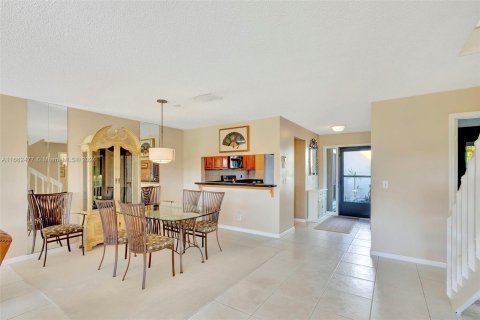 Townhouse in Palm Beach Gardens, Florida 2 bedrooms, 168.9 sq.m. № 1375770 - photo 14