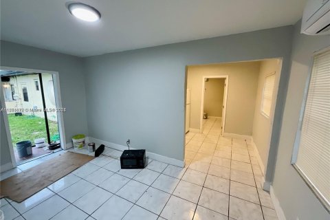 Immobilier commercial à vendre à Hallandale Beach, Floride: 94.2 m2 № 1224986 - photo 12