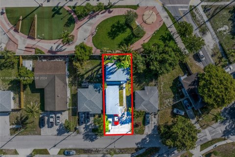 Commercial property in Hallandale Beach, Florida 94.2 sq.m. № 1224986 - photo 15