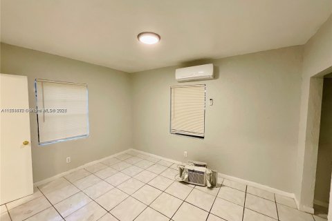 Immobilier commercial à vendre à Hallandale Beach, Floride: 94.2 m2 № 1224986 - photo 9