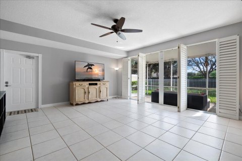 Townhouse in Palm Beach Gardens, Florida 3 bedrooms, 145.86 sq.m. № 1057833 - photo 27