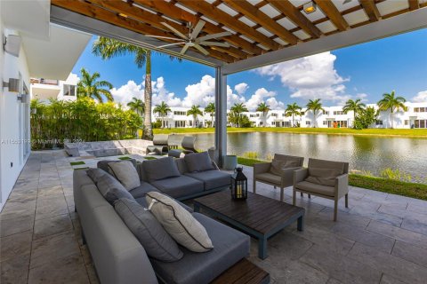 Villa ou maison à vendre à Doral, Floride: 5 chambres, 429.95 m2 № 1073059 - photo 20