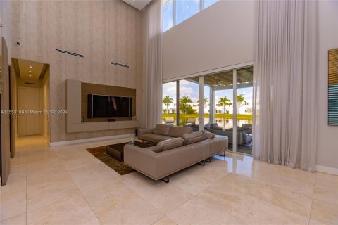 Villa ou maison à vendre à Doral, Floride: 5 chambres, 429.95 m2 № 1073059 - photo 10