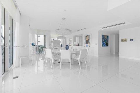 Condominio en venta en Bal Harbour, Florida, 7 dormitorios, 897.06 m2 № 1242048 - foto 15