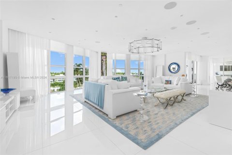 Condominio en venta en Bal Harbour, Florida, 7 dormitorios, 897.06 m2 № 1242048 - foto 12