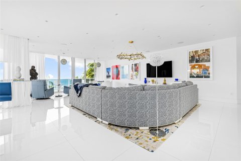 Condominio en venta en Bal Harbour, Florida, 7 dormitorios, 897.06 m2 № 1242048 - foto 7