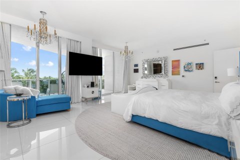 Condominio en venta en Bal Harbour, Florida, 7 dormitorios, 897.06 m2 № 1242048 - foto 16