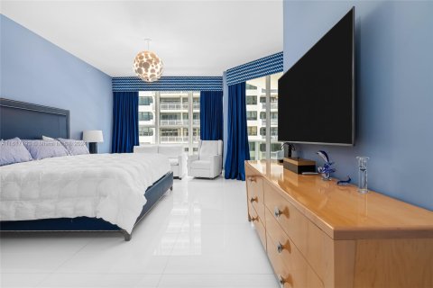 Condominio en venta en Bal Harbour, Florida, 7 dormitorios, 897.06 m2 № 1242048 - foto 30