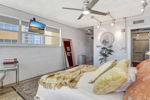 Condominio en venta en Hallandale Beach, Florida, 2 dormitorios, 116.13 m2 № 1221598 - foto 22