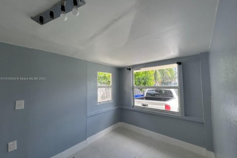 Immobilier commercial à vendre à Miami, Floride: 182.46 m2 № 1241229 - photo 8