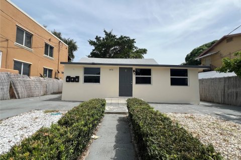 Immobilier commercial à vendre à Miami, Floride: 182.46 m2 № 1241229 - photo 2