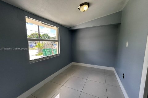 Propiedad comercial en venta en Miami, Florida, 182.46 m2 № 1241229 - foto 16