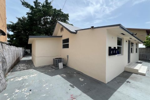 Propiedad comercial en venta en Miami, Florida, 182.46 m2 № 1241229 - foto 4