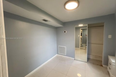 Immobilier commercial à vendre à Miami, Floride: 182.46 m2 № 1241229 - photo 20