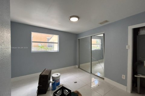 Immobilier commercial à vendre à Miami, Floride: 182.46 m2 № 1241229 - photo 7