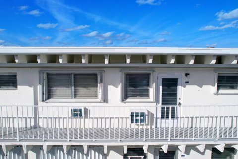 Condo in South Palm Beach, Florida, 1 bedroom  № 1041089 - photo 9