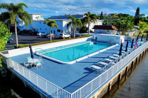 Condo in South Palm Beach, Florida, 1 bedroom  № 1041089 - photo 23