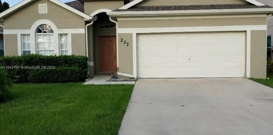 Casa en Kissimmee, Florida 4 dormitorios № 1321392